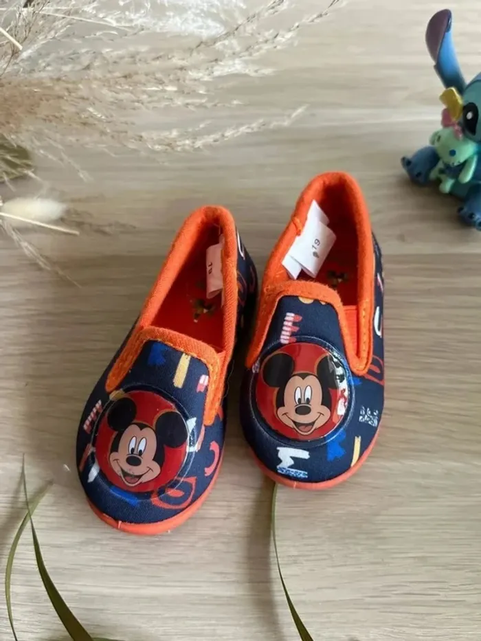 Chausson souple Disney Mickey taille 19 - photo numéro 7