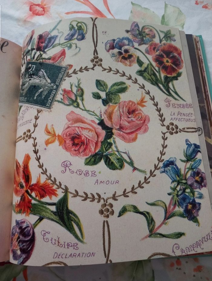 Livre Les plus belles cartes postales d'Amour - photo numéro 3