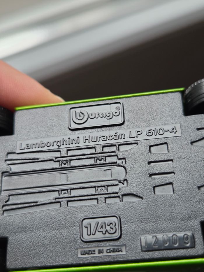 Miniature Burago - Lamborghini Huracán LP 610-4 - Vert Émeraude - Échelle 1/43 - photo numéro 6