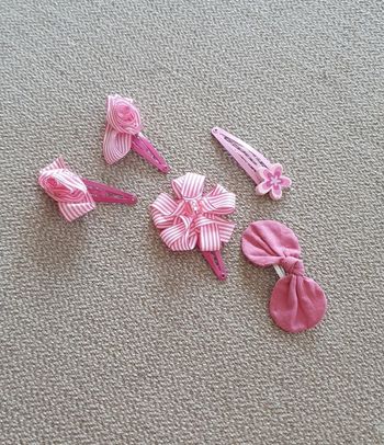 Lot de barrettes roses fleuries