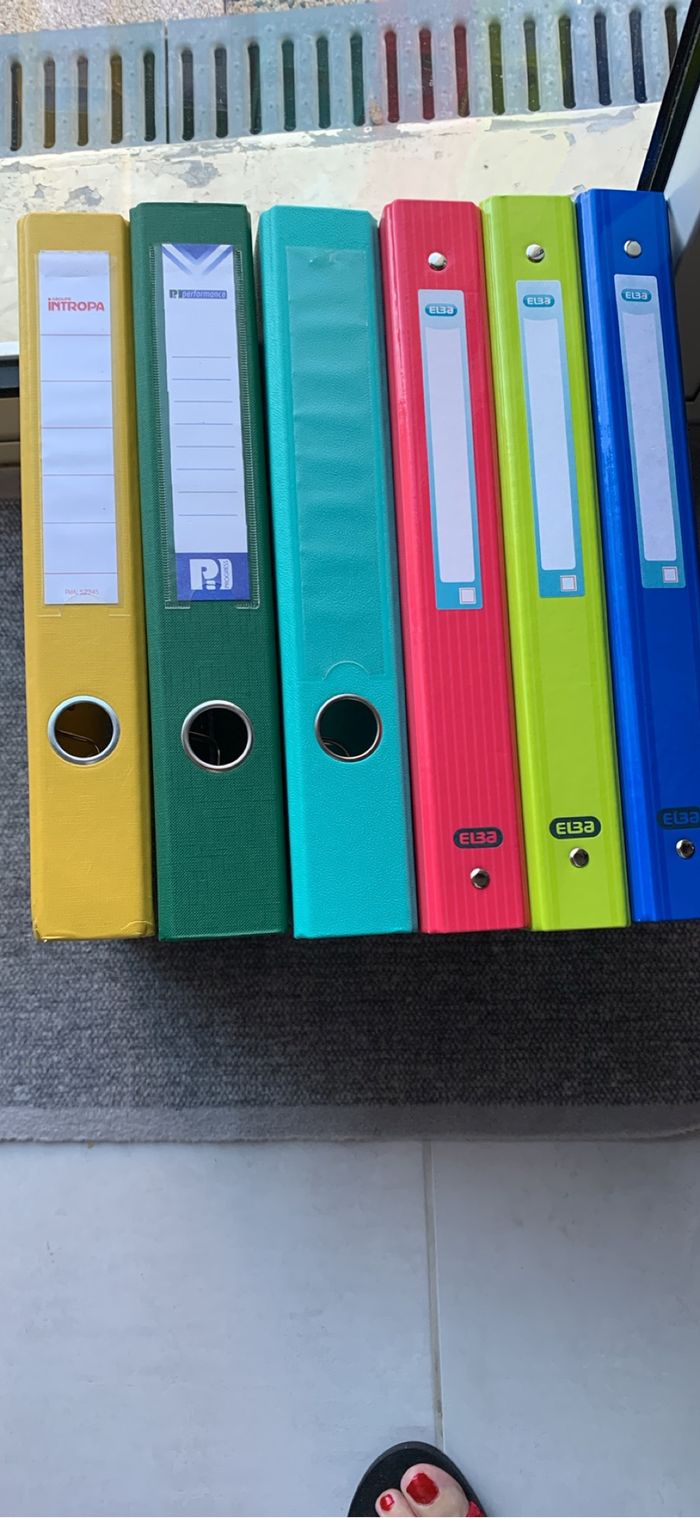 Lot de 6 classeurs neufs