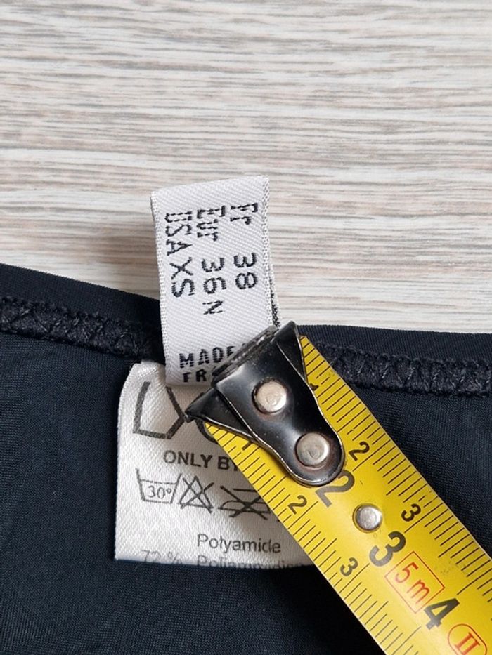 Bas de maillot de bain noir pain de sucre indiqué taille 38 mais convient à un 36 ou 34 - photo numéro 4