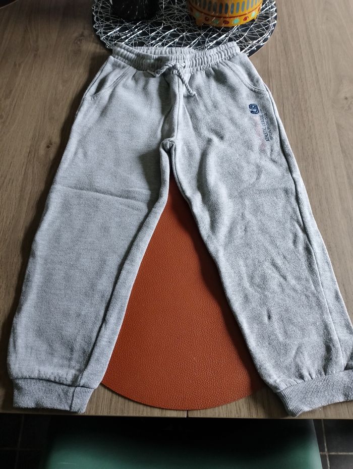 Lot de vêtements fille 6 ans - photo numéro 2