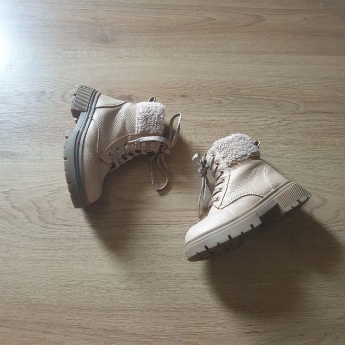 ⭐  Bottines fourrées beige
pointure 26 Kiabi #emyfleury_pointure26fille - photo numéro 4
