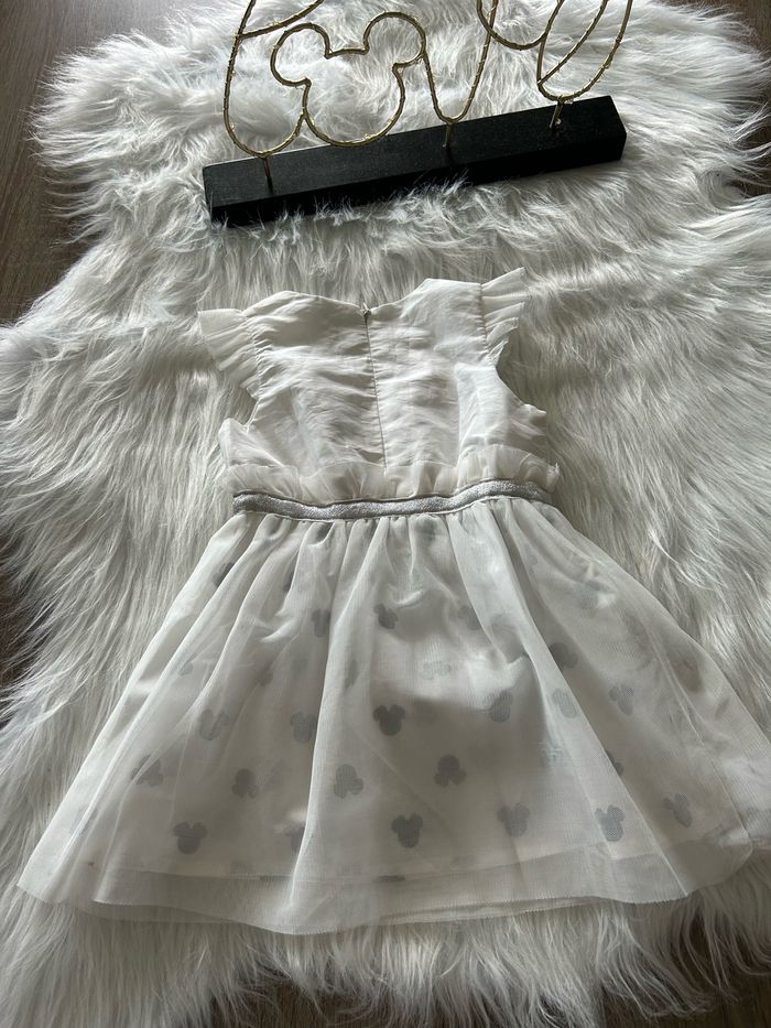 Très belle robe blanche 🥰 taille 18 mois Disney minnie - photo numéro 4