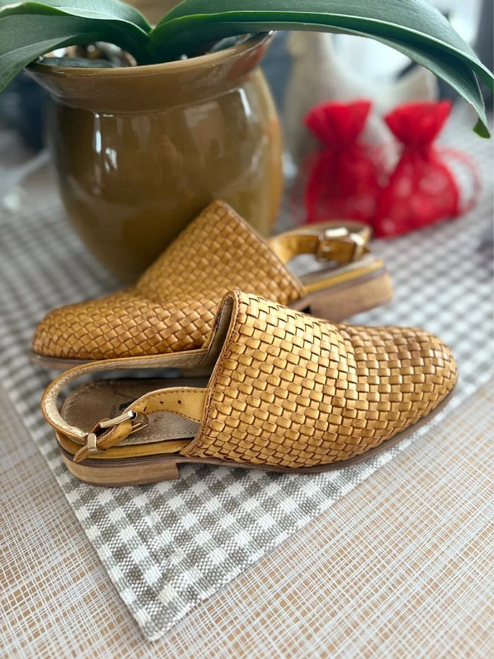 Mules/sandales Vanessa Wu - 100% cuir - moutarde - pointure 36