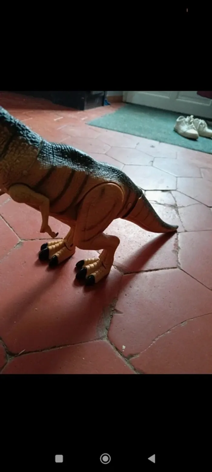 Dinosaure articulé - photo numéro 3