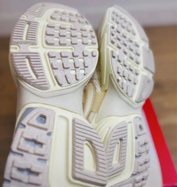Nike V2k run White Pale Ivory Taille 36.5 - photo numéro 5