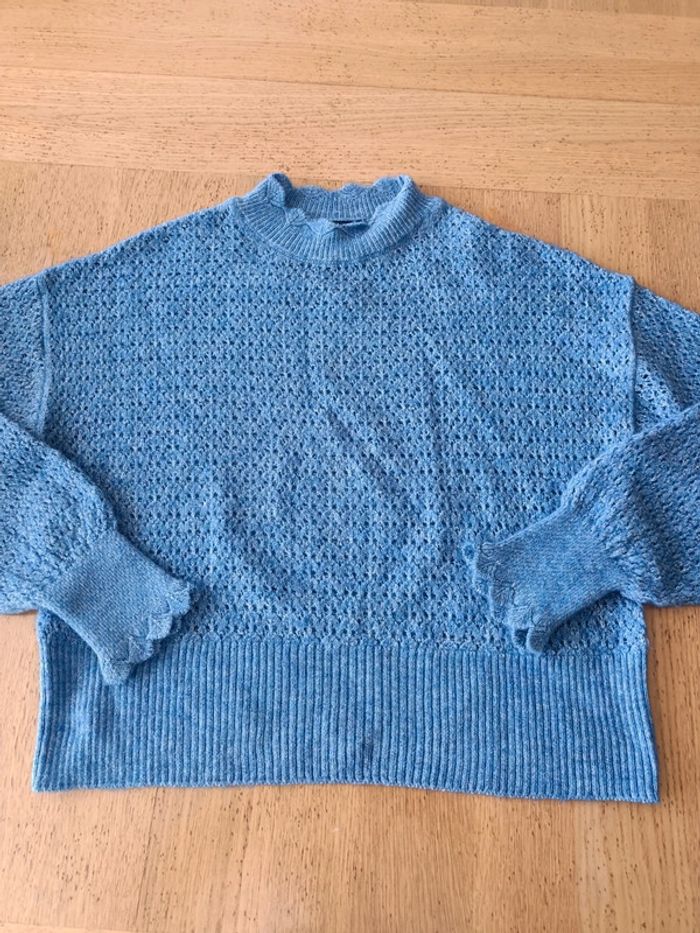 Pull bleu ajouré Kiabi taille 38