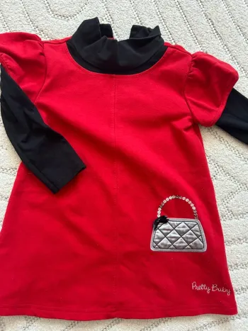 Robe rouge et noir