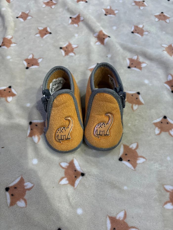 Chaussons bébé taille 19