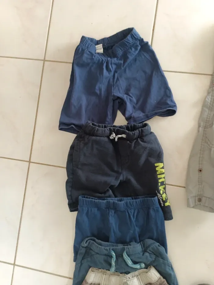 Lot de 6 shorts et 1 pantalon 3 ans - photo numéro 3