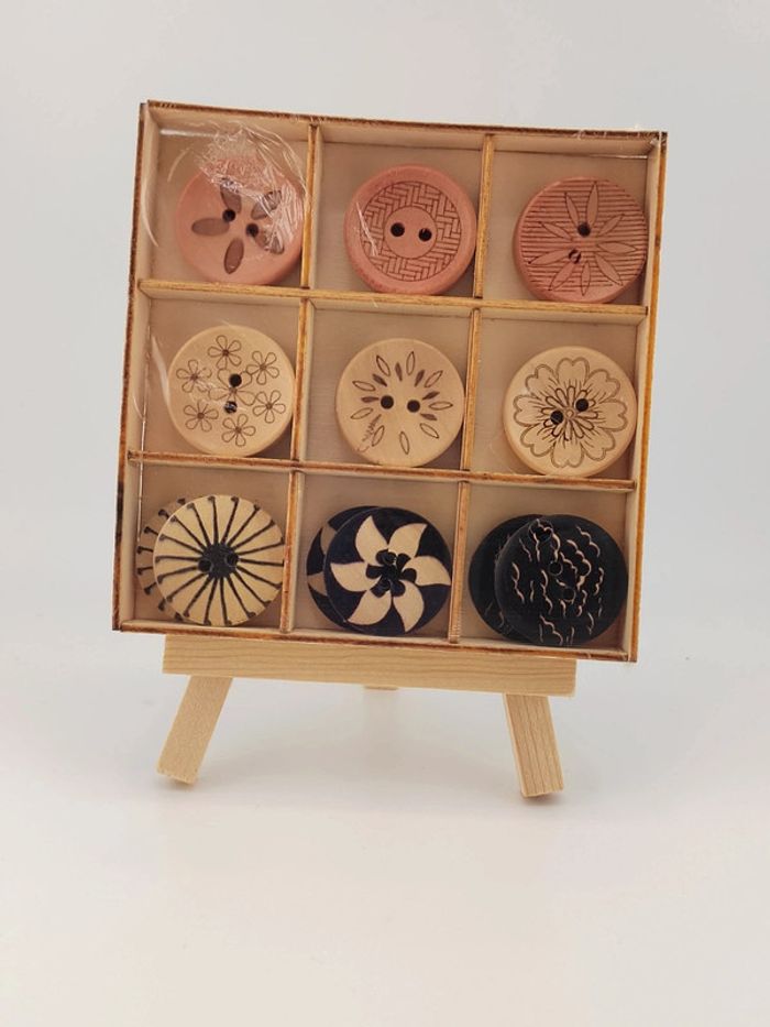 Boîte de 18 boutons fantaisies - photo numéro 6