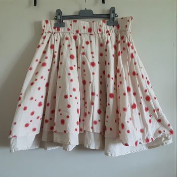 Jupe crème tâches rouges