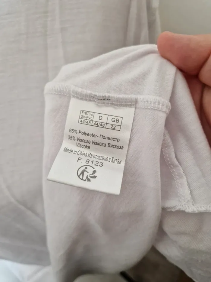 Gilet tee shirt manche courte blanc blanche porte - photo numéro 4