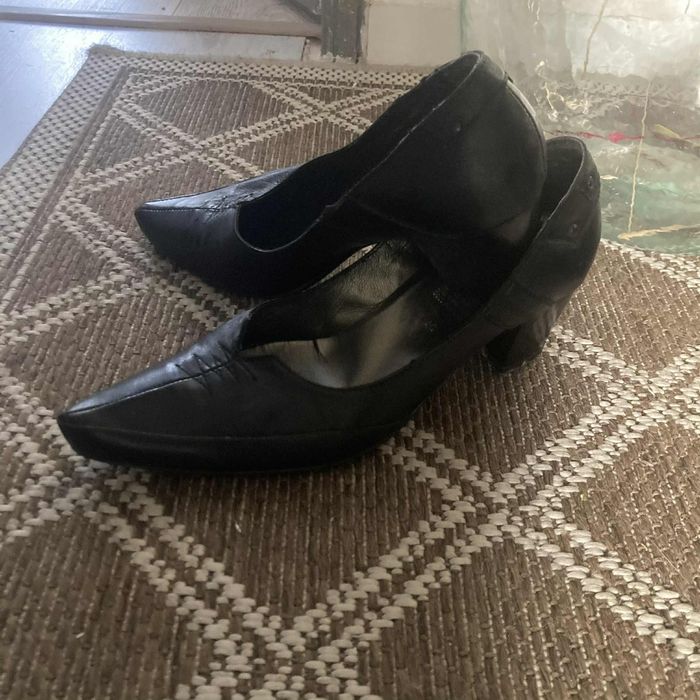 Chaussures à talons noires Tilt cuir italien pointure 40 . très bon état - photo numéro 2