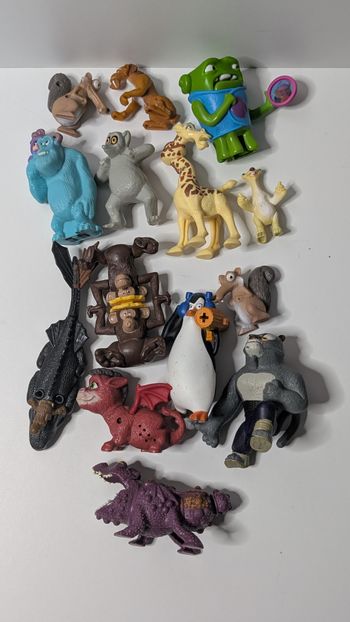 [Jouet] lot de 14 figurines univers Dreamwork