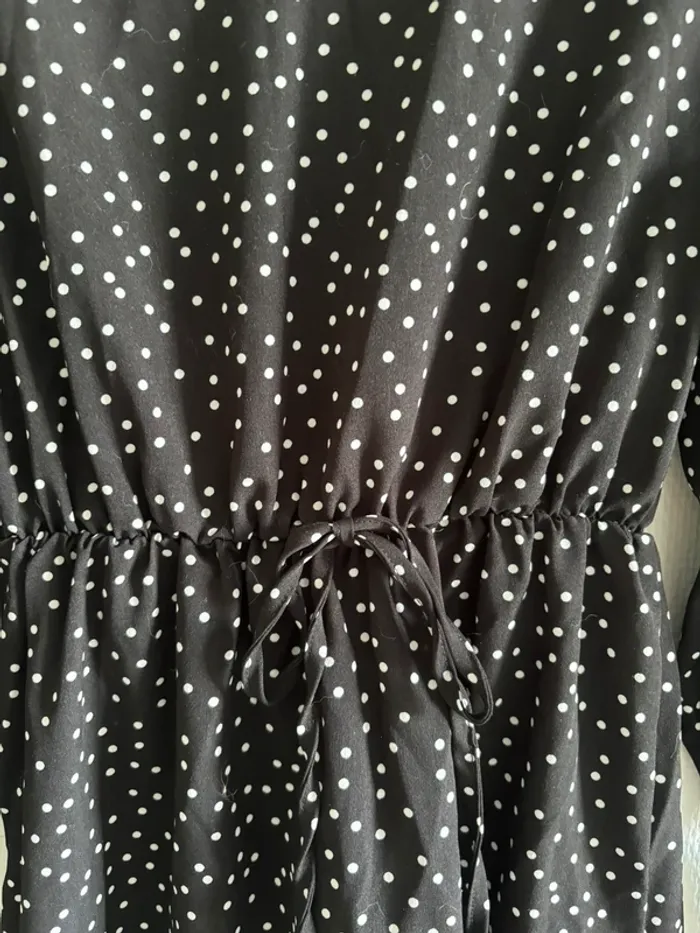Robe noire à pois blanche - photo numéro 4