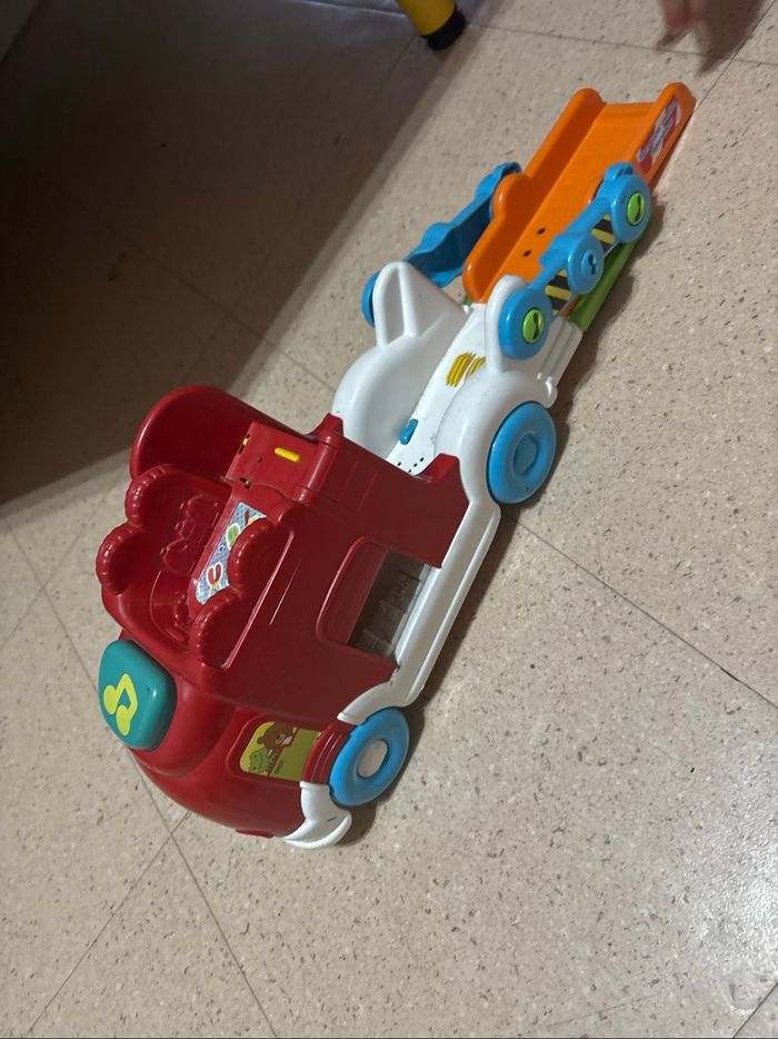 Mon super camion réparateur tut tut bolide