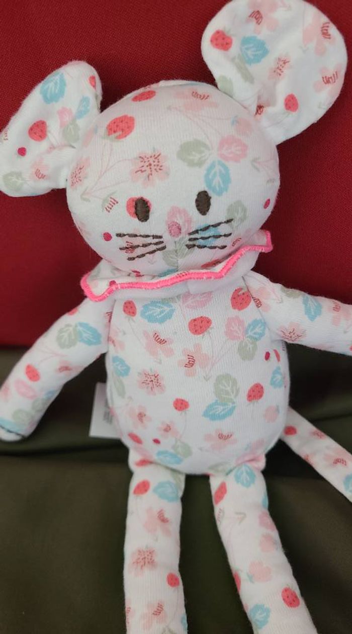 Doudou souris blanche fraises feuilles PETIT BATEAU - photo numéro 2