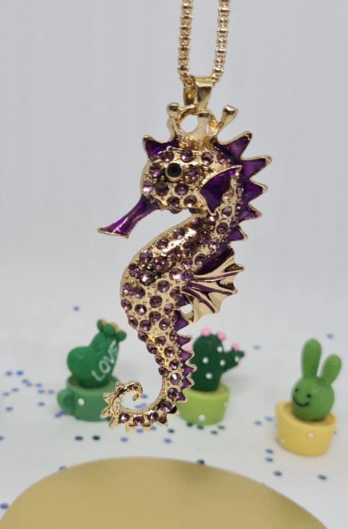 Collier doré hippocampe violet - photo numéro 5