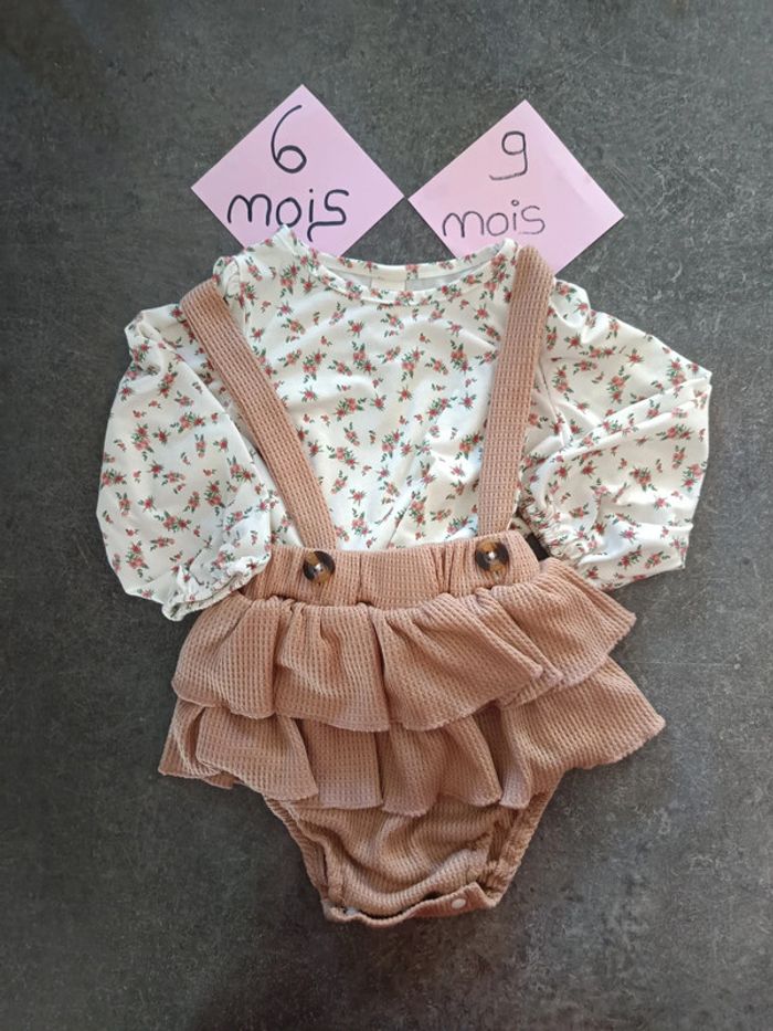 Ensemble haut + jupe culotte 6/9 mois