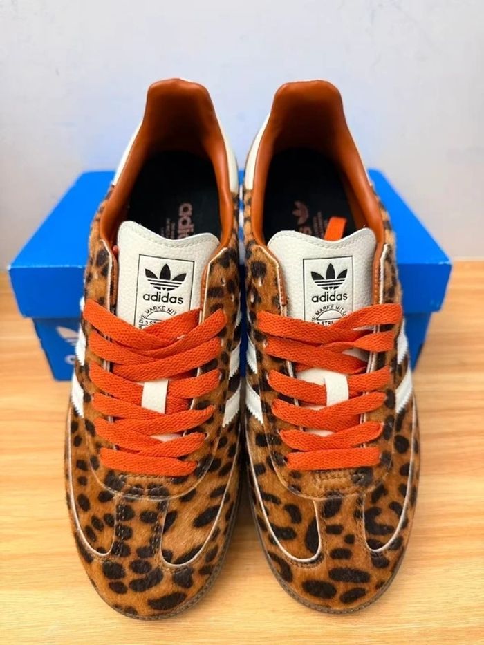 Baskets adidas Samba neuves à imprimé léopard, pointure 41 - photo numéro 4