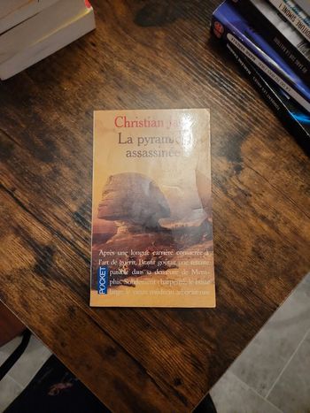 Livre : La pyramide assassinée