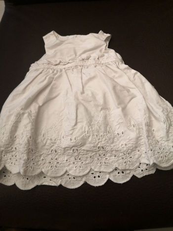 Robe blanche 1 mois dentelle