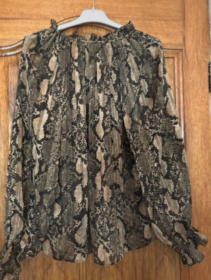 Tunique H&M motif python taille 38 - photo numéro 2