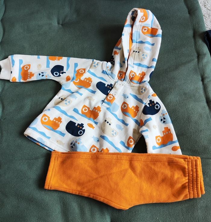 Ensemble pantalon et sweat à capuche 12 mois