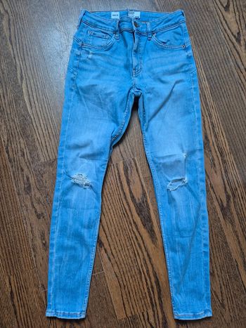 Jean push up bershka à trous