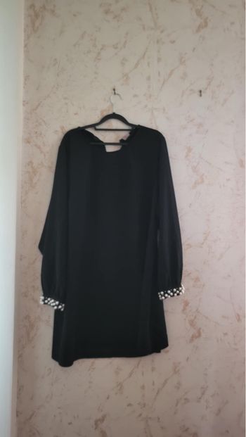 Robe à manche perles