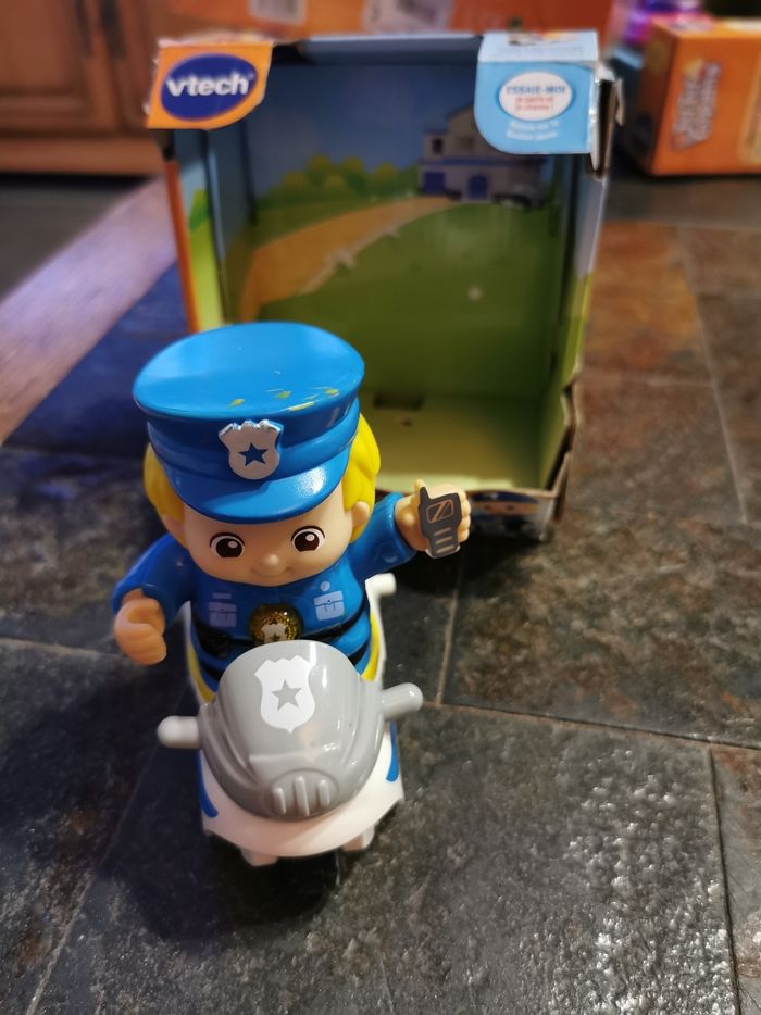 Tut tut copains Olivier, le policier et sa moto - photo numéro 6