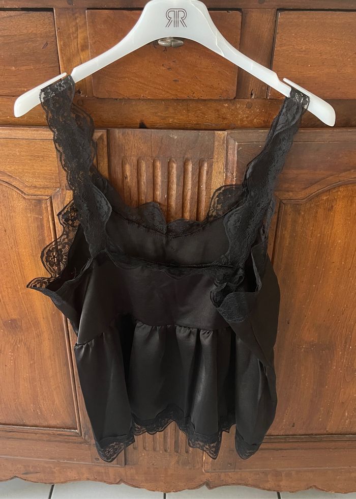 T - shirt satin bretelles dentelle noir - photo numéro 2
