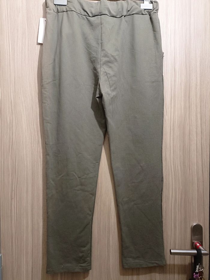 Pantalon décontracté kaki avec fleurs - photo numéro 5