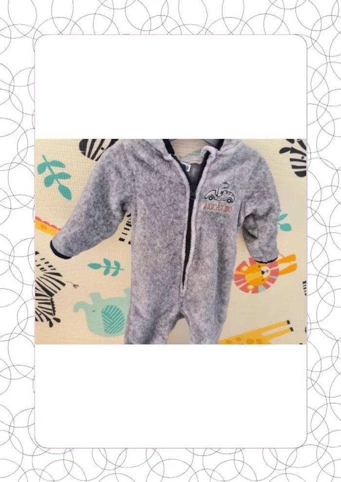 Sur pyjama dinosaure - photo numéro 3