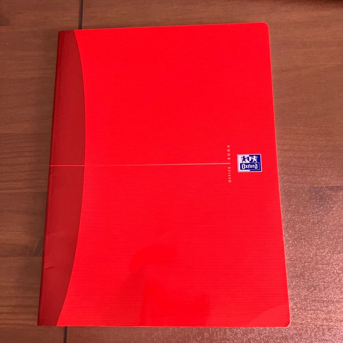 Cahier grand format petits carreaux, état neuf