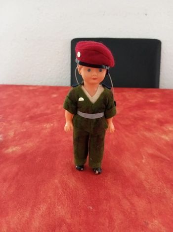 Soldat militaire ancien en très bon état