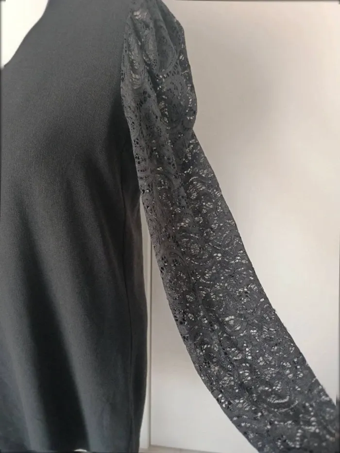 🖤 Robe noire manches dentelle – Taille M - photo numéro 2