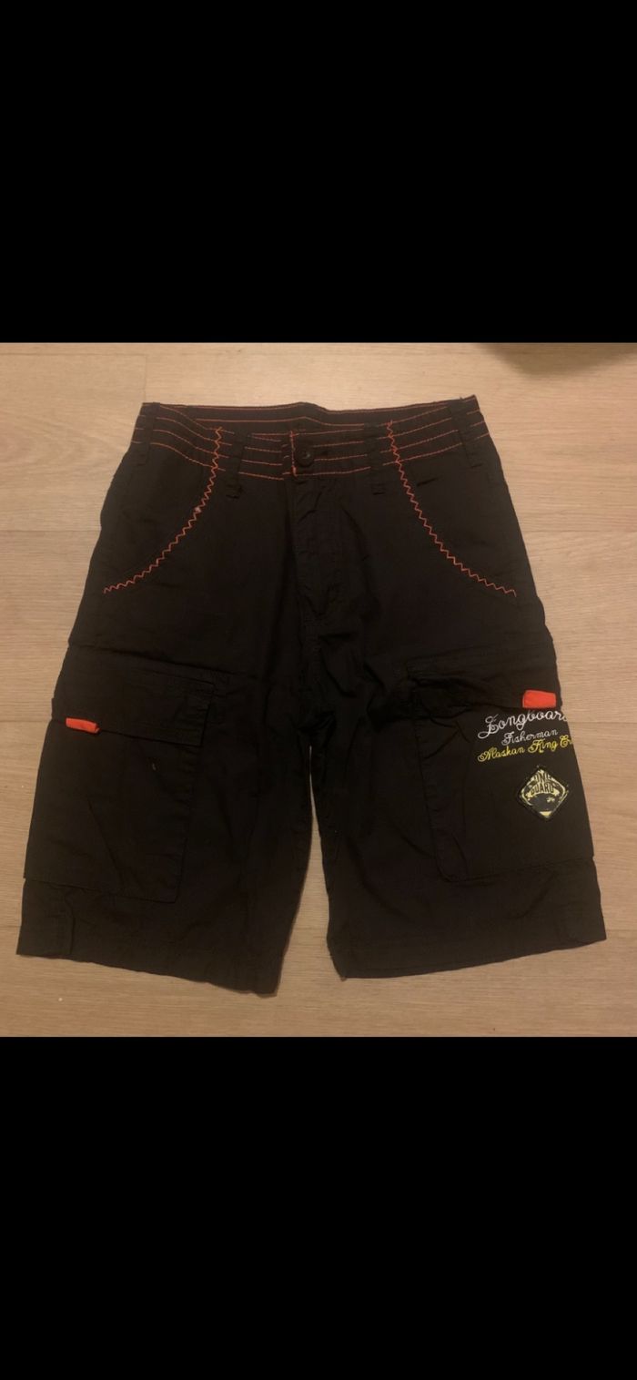Short longboard bermuda neuf taille 10ans