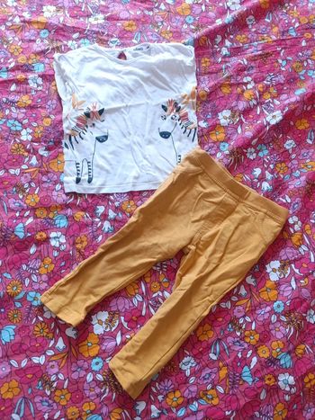 Ensemble t-shirt et pantalon taille 18 mois