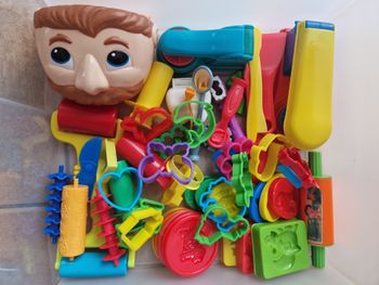 Lot Pâte à Modeler : 55 ustensiles + 7 pots