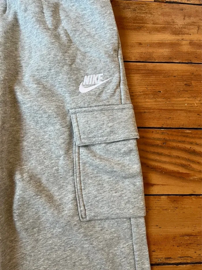 Jogging Nike gris avec poche - photo numéro 3