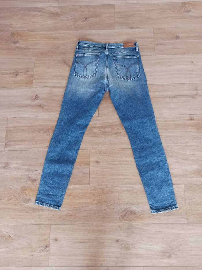Jeans effet usé Calvin Klein W28 L32 - photo numéro 2
