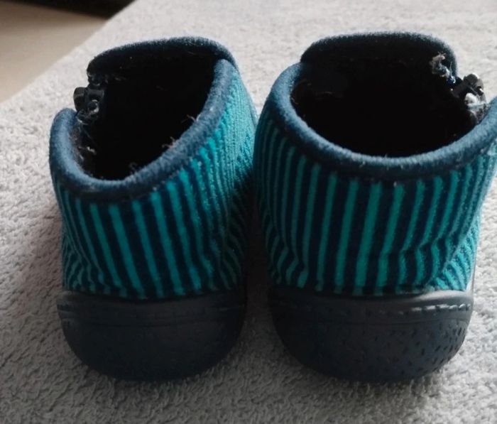 Chaussons taille 20 - photo numéro 3