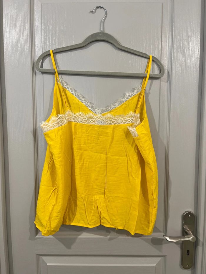 Débardeur jaune - photo numéro 2