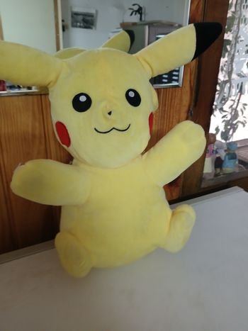 Peluches picachu