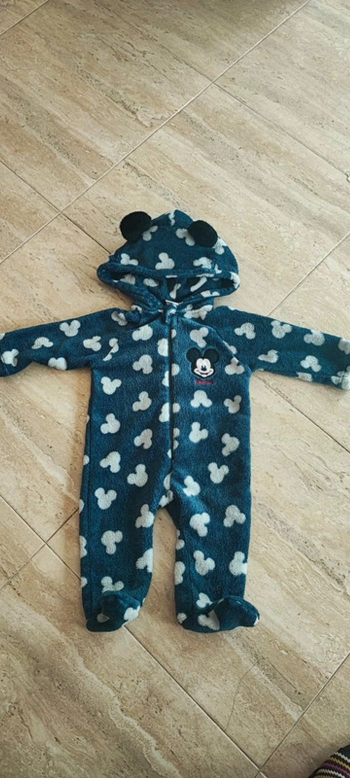 Lot 9 pyjamas en velours très bon état taille 3 mois - photo numéro 7
