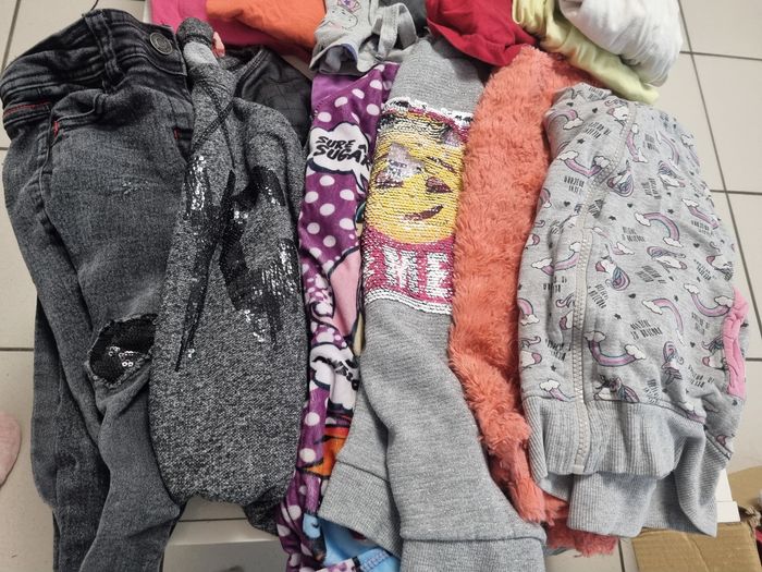 Lot fille 10 ans 18 vetements - photo numéro 2